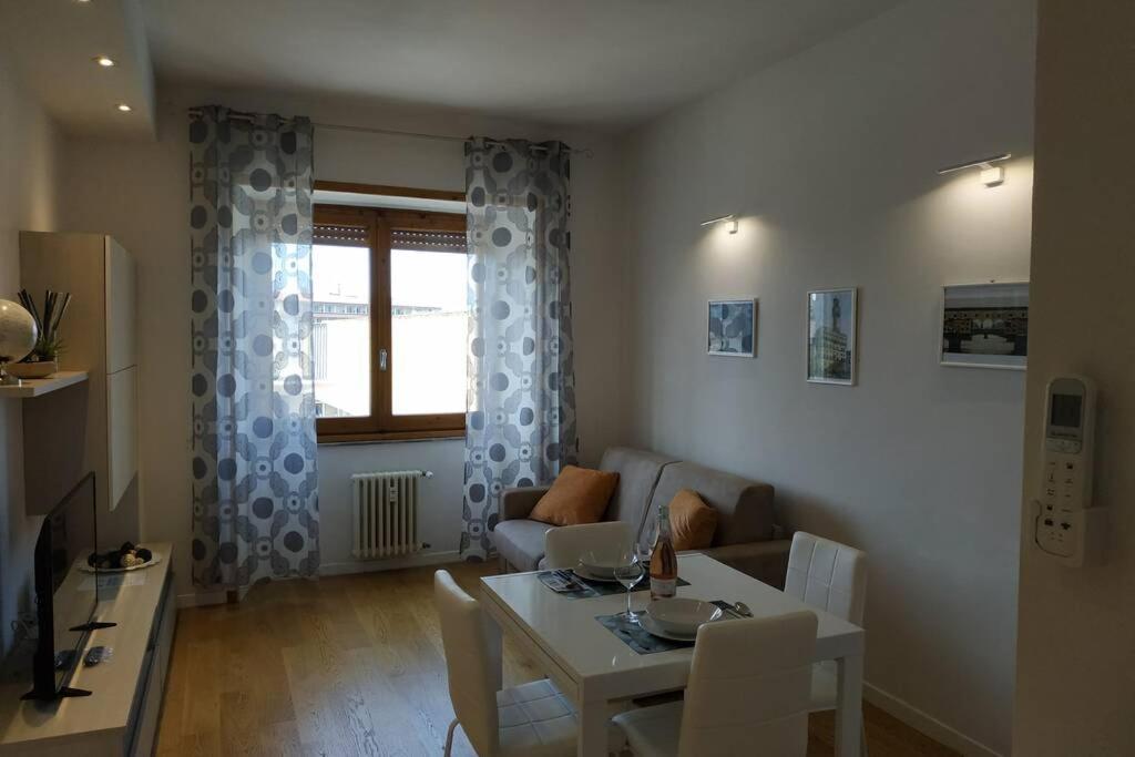 Shelley Apartment Florenţa Exterior foto